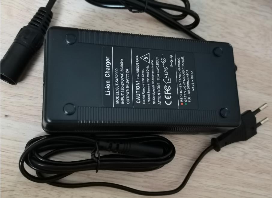 54.6V 2A lithium Ladegerät XLR für 48V Akku Batterie